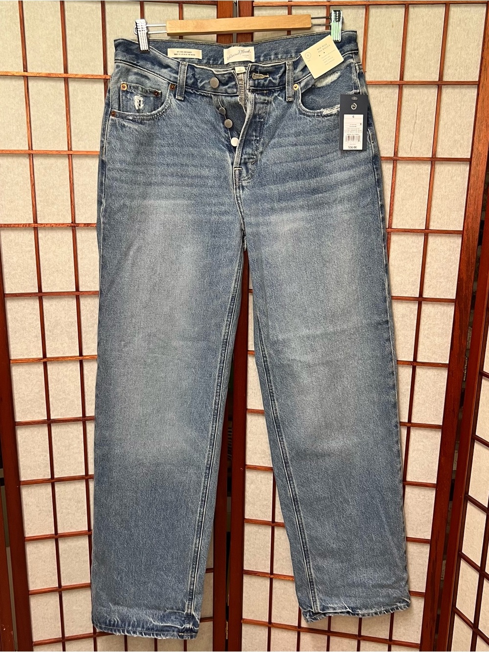 Universal Thread Straight-Leg Women's Jeans in Faded Blue Wash